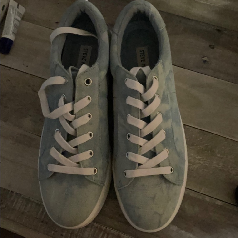 Steve Madden sneakers